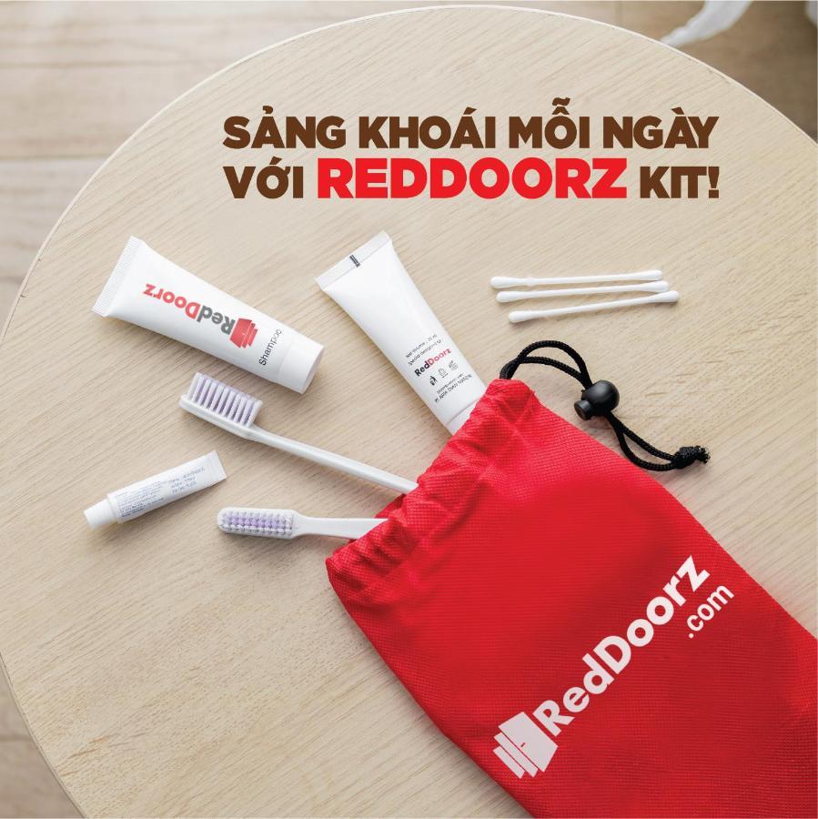 Khách sạn Reddoorz Phuong Nam Near Nga Tu Binh Thai